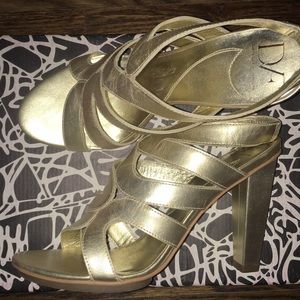 Diane Von Furstenberg DVF Gold Sandals sz 8